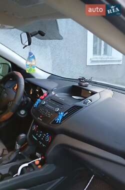 Внедорожник / Кроссовер Ford Escape 2017 в 