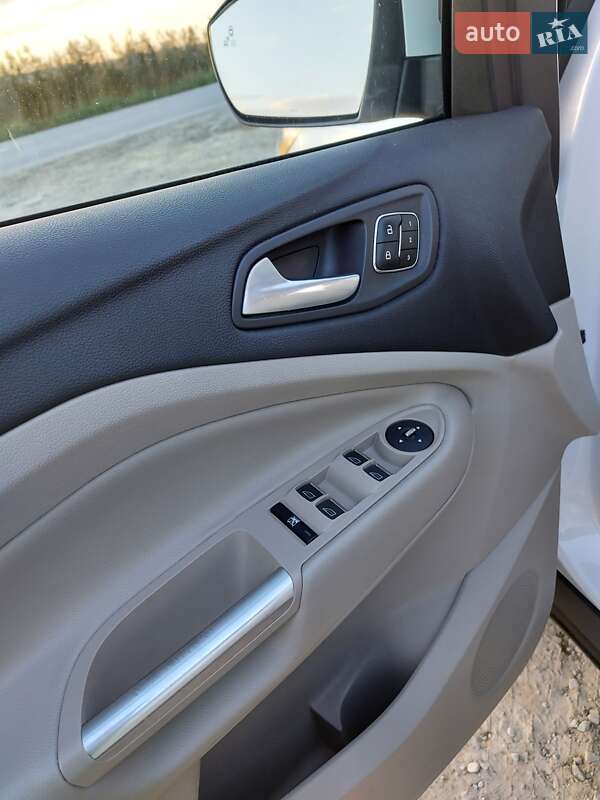 Внедорожник / Кроссовер Ford Escape 2013 в Обухове