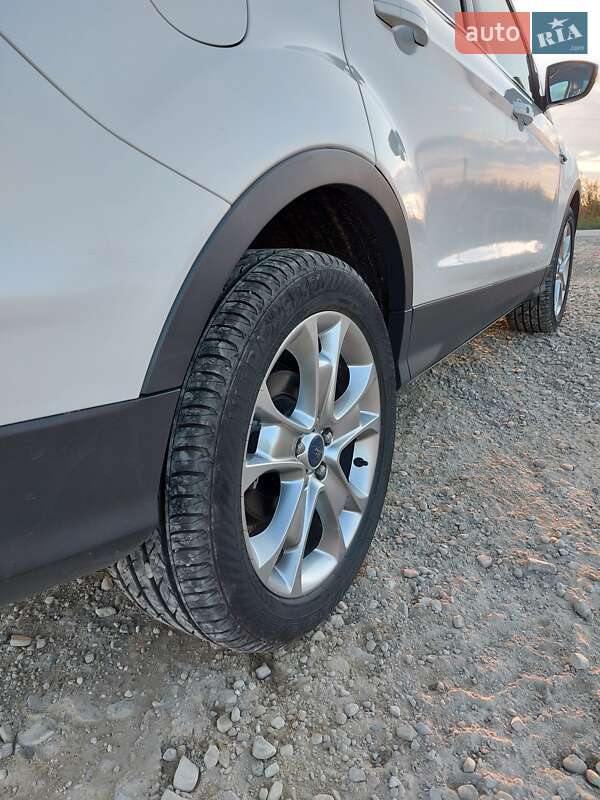 Внедорожник / Кроссовер Ford Escape 2013 в Обухове