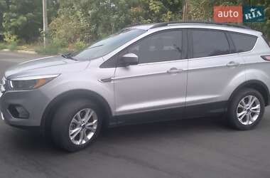 Внедорожник / Кроссовер Ford Escape 2017 в 