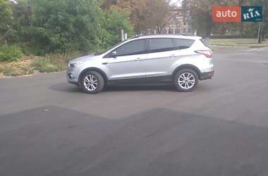 Внедорожник / Кроссовер Ford Escape 2017 в 