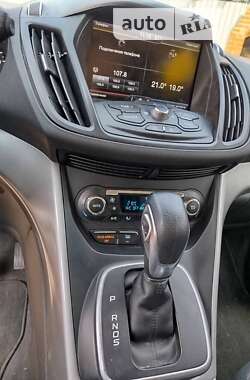 Внедорожник / Кроссовер Ford Escape 2013 в 