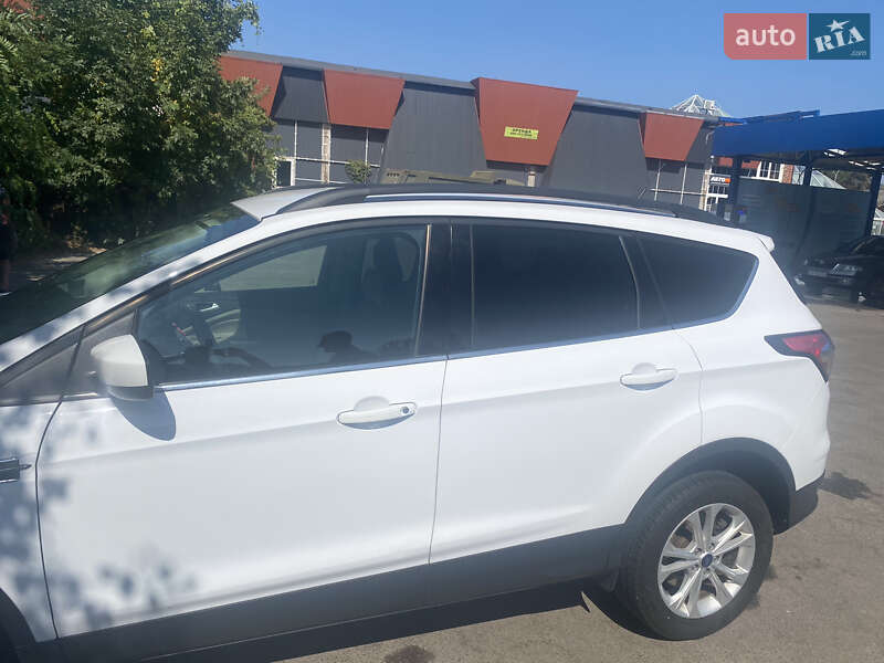 Позашляховик / Кросовер Ford Escape 2018 в Чернігові