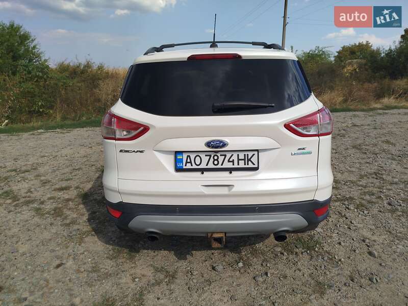 Внедорожник / Кроссовер Ford Escape 2014 в Ужгороде