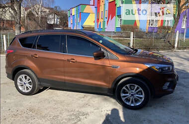 Внедорожник / Кроссовер Ford Escape 2016 в 