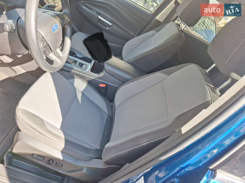 Внедорожник / Кроссовер Ford Escape 2016 в Киеве