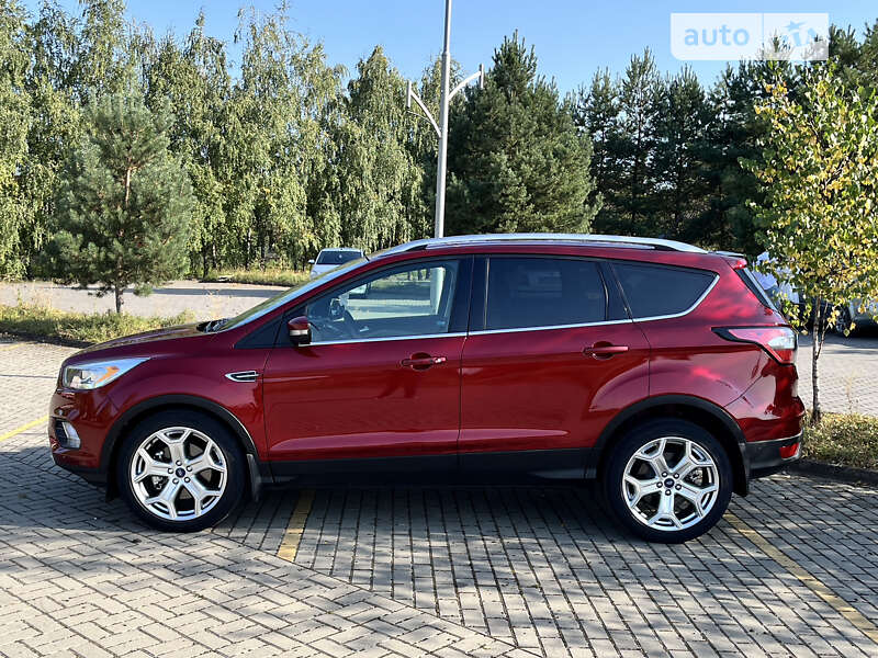 Внедорожник / Кроссовер Ford Escape 2017 в Дрогобыче