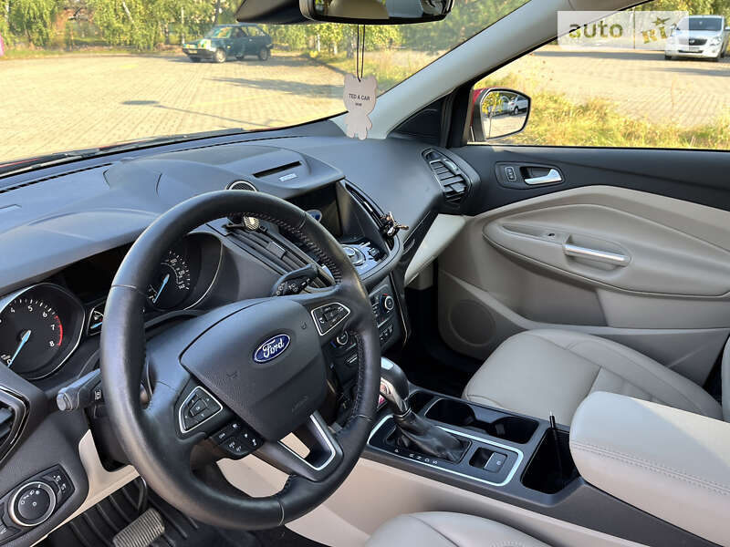 Внедорожник / Кроссовер Ford Escape 2017 в Дрогобыче