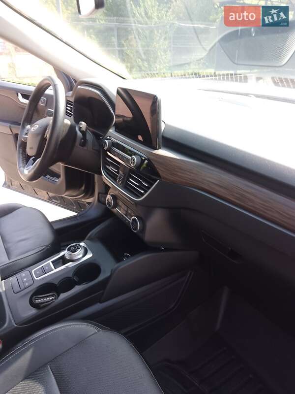 Внедорожник / Кроссовер Ford Escape 2019 в Ужгороде