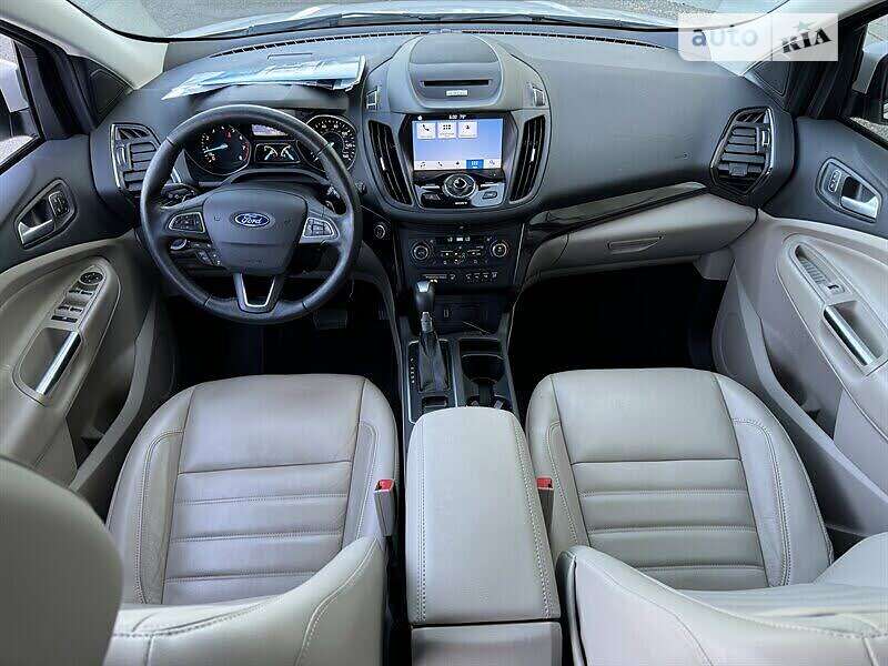 Внедорожник / Кроссовер Ford Escape 2017 в Львове