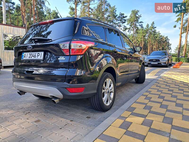 Внедорожник / Кроссовер Ford Escape 2016 в Гостомеле