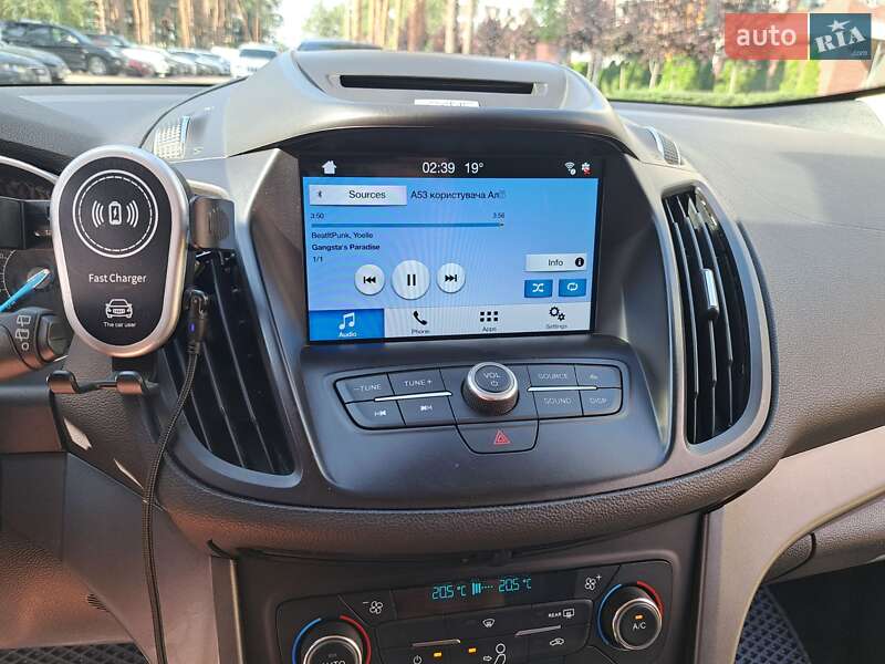 Внедорожник / Кроссовер Ford Escape 2016 в Гостомеле