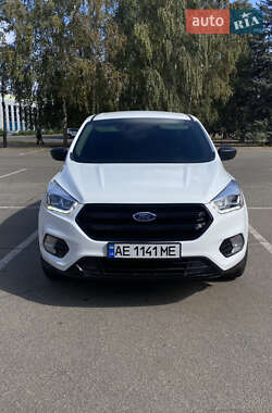 Внедорожник / Кроссовер Ford Escape 2016 в Кривом Роге