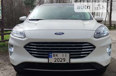 Позашляховик / Кросовер Ford Escape 2021 в Рівному