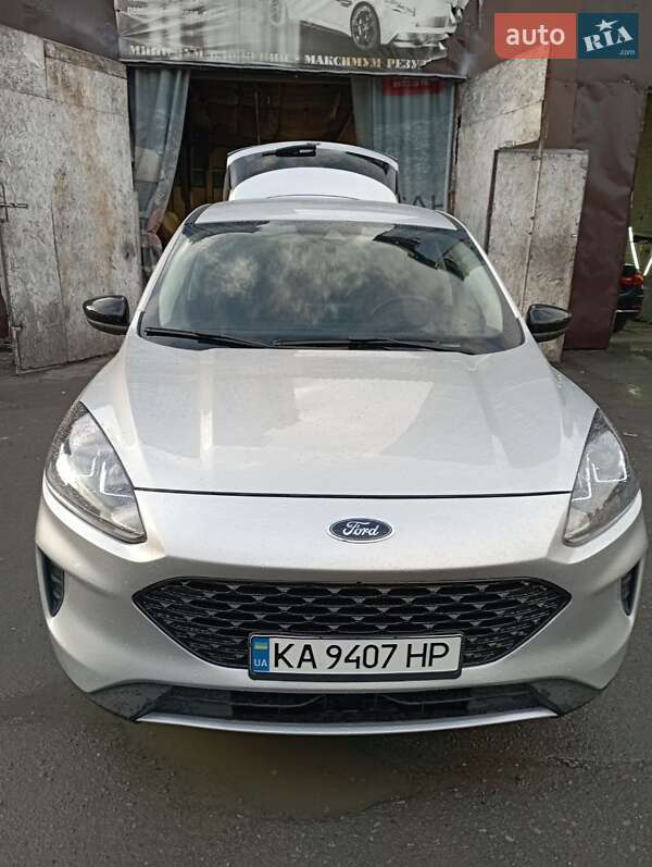 Внедорожник / Кроссовер Ford Escape 2020 в Киеве