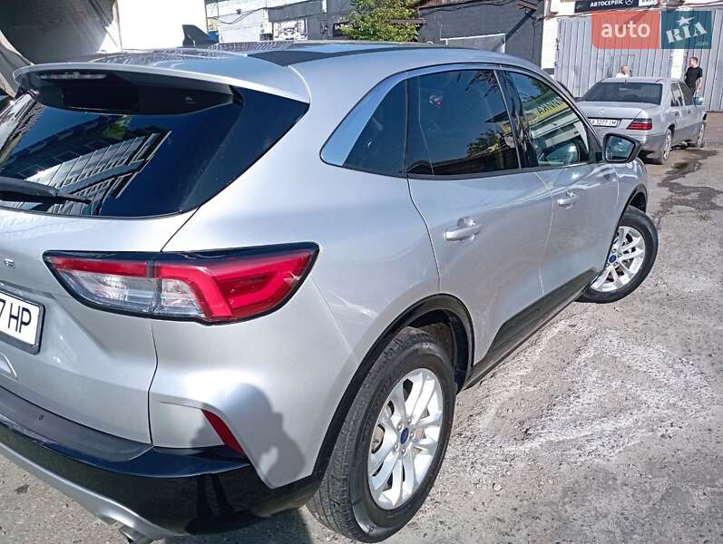 Внедорожник / Кроссовер Ford Escape 2020 в Киеве