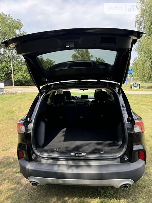 Внедорожник / Кроссовер Ford Escape 2020 в Полтаве