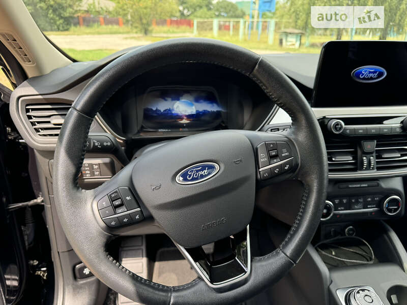 Внедорожник / Кроссовер Ford Escape 2020 в Полтаве