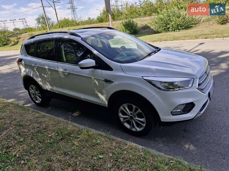 Внедорожник / Кроссовер Ford Escape 2017 в Запорожье