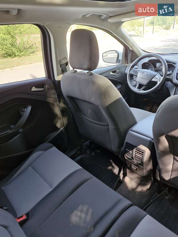 Внедорожник / Кроссовер Ford Escape 2017 в Запорожье