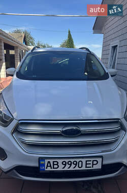 Внедорожник / Кроссовер Ford Escape 2018 в 