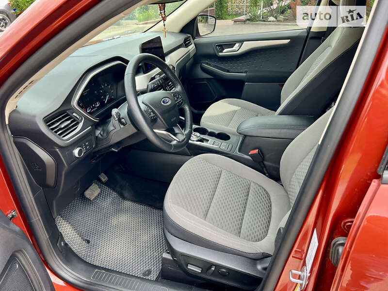 Внедорожник / Кроссовер Ford Escape 2019 в Тернополе