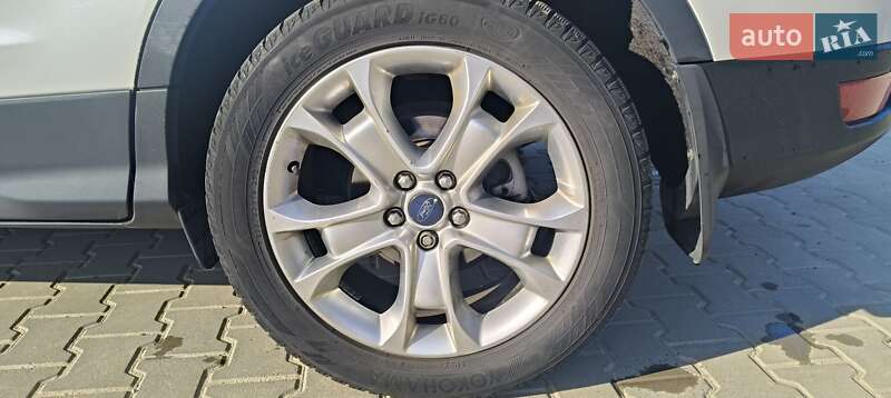 Внедорожник / Кроссовер Ford Escape 2015 в Львове