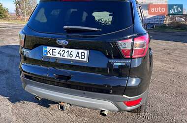 Внедорожник / Кроссовер Ford Escape 2017 в 