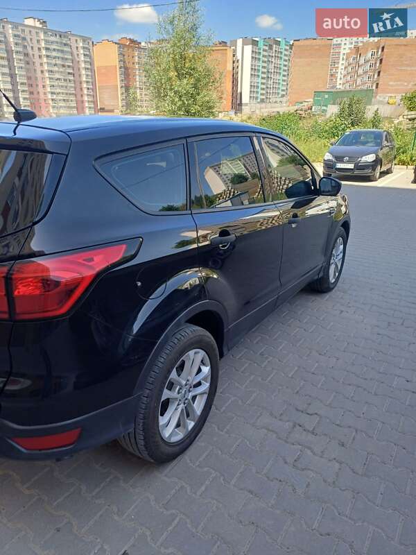 Внедорожник / Кроссовер Ford Escape 2019 в Хмельницком