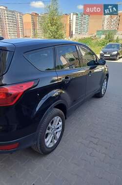 Внедорожник / Кроссовер Ford Escape 2019 в 