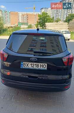 Внедорожник / Кроссовер Ford Escape 2019 в 