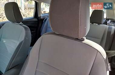 Внедорожник / Кроссовер Ford Escape 2018 в 