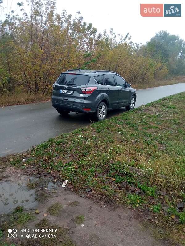 Внедорожник / Кроссовер Ford Escape 2018 в Овруче