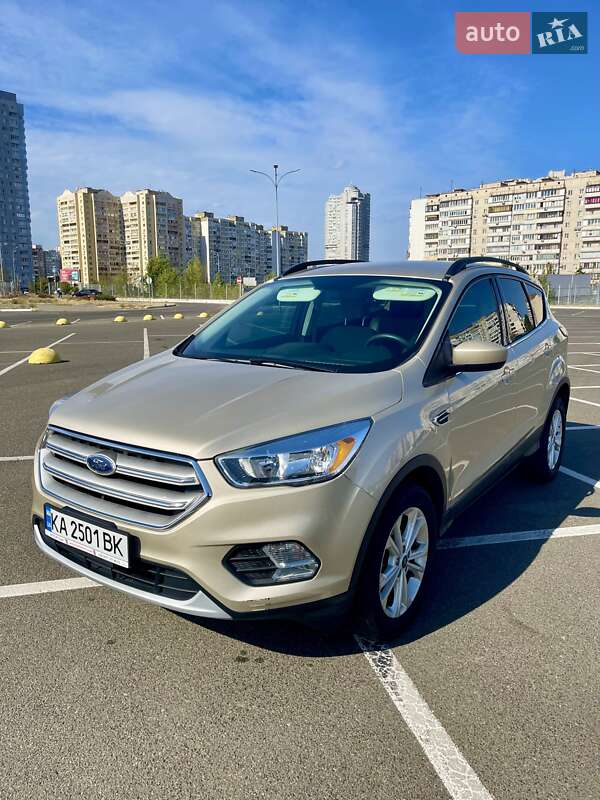 Внедорожник / Кроссовер Ford Escape 2018 в Киеве