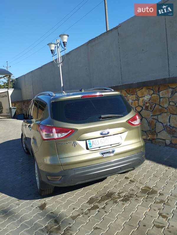 Внедорожник / Кроссовер Ford Escape 2013 в Могилев-Подольске