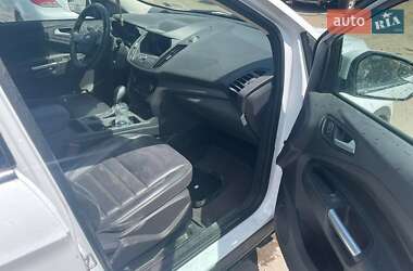 Внедорожник / Кроссовер Ford Escape 2017 в 