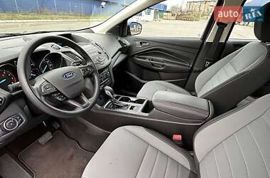 Внедорожник / Кроссовер Ford Escape 2019 в 