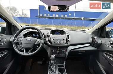 Внедорожник / Кроссовер Ford Escape 2019 в 