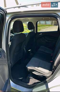 Внедорожник / Кроссовер Ford Escape 2015 в Павлограде