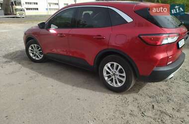 Внедорожник / Кроссовер Ford Escape 2020 в 