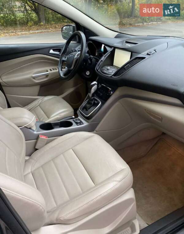 Внедорожник / Кроссовер Ford Escape 2013 в Косове
