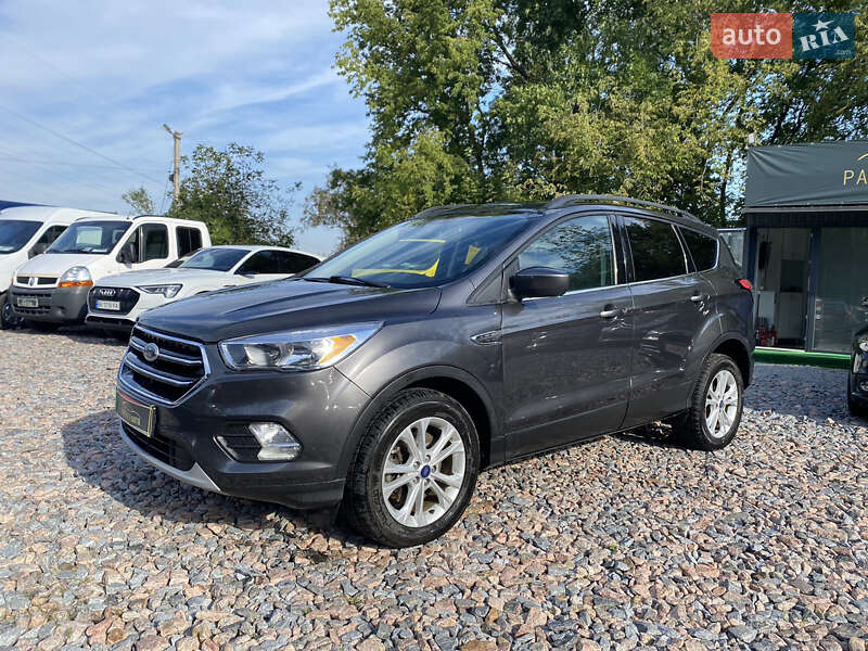 Внедорожник / Кроссовер Ford Escape 2018 в Ровно