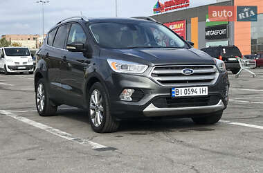 Внедорожник / Кроссовер Ford Escape 2018 в 