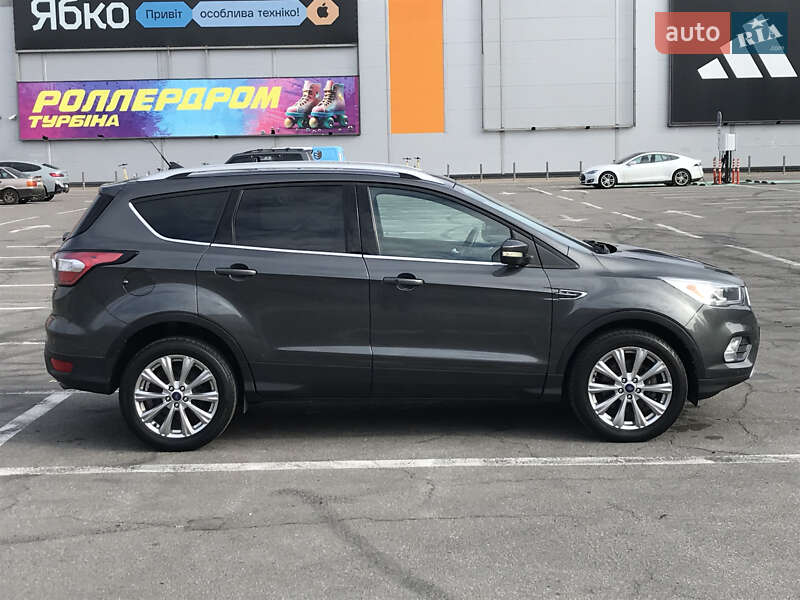 Внедорожник / Кроссовер Ford Escape 2018 в Полтаве