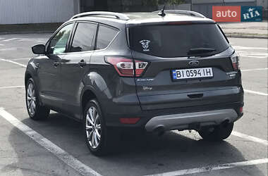 Внедорожник / Кроссовер Ford Escape 2018 в 