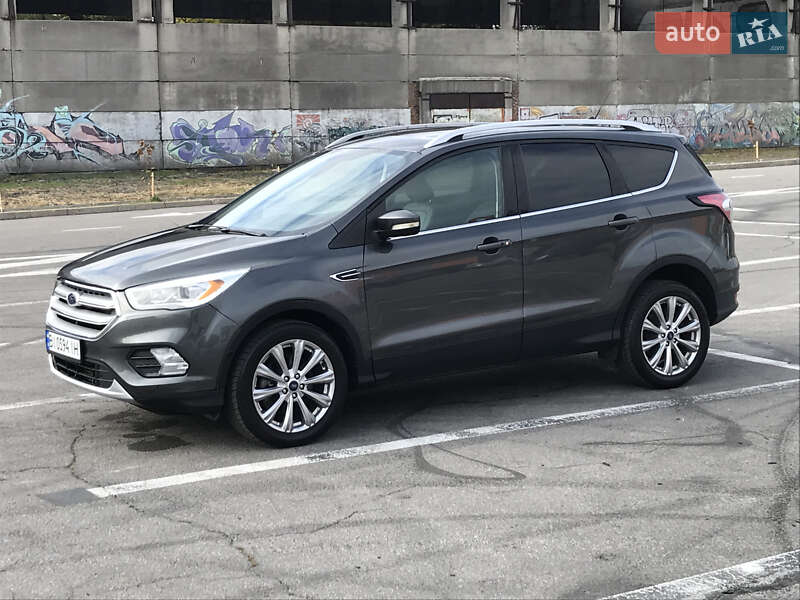 Внедорожник / Кроссовер Ford Escape 2018 в Полтаве