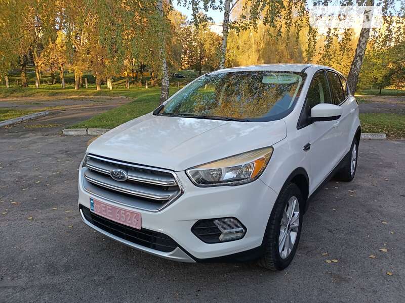 Позашляховик / Кросовер Ford Escape 2017 в Рівному