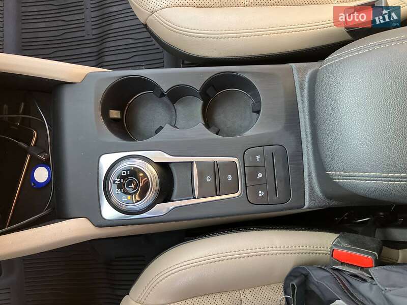 Внедорожник / Кроссовер Ford Escape 2021 в Киеве