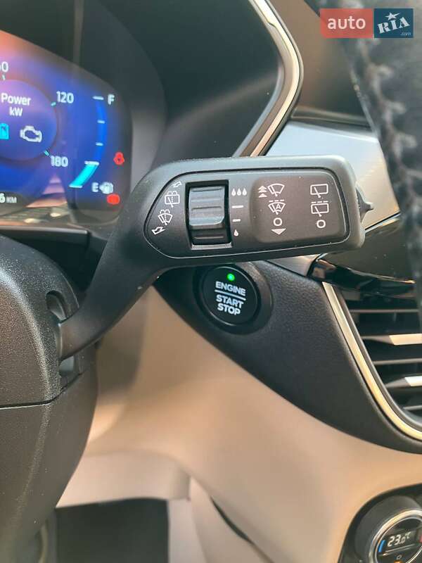 Внедорожник / Кроссовер Ford Escape 2021 в Киеве