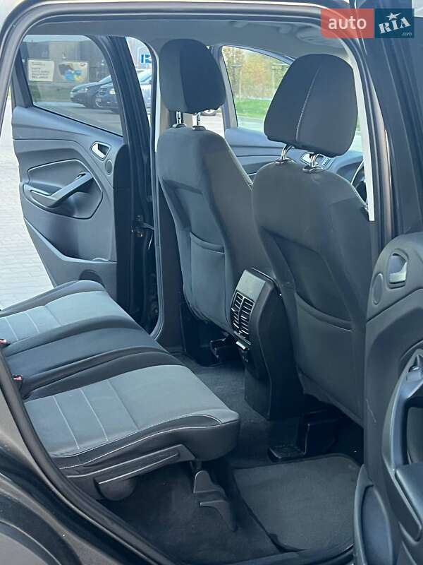 Внедорожник / Кроссовер Ford Escape 2016 в Дубно
